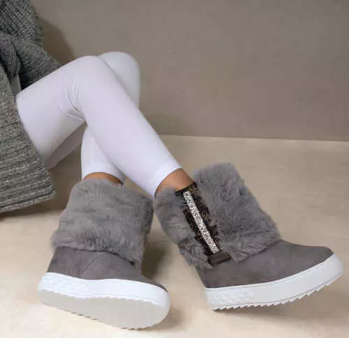 Sivo-bijele moderne dizajnerske ženske zimske čizme